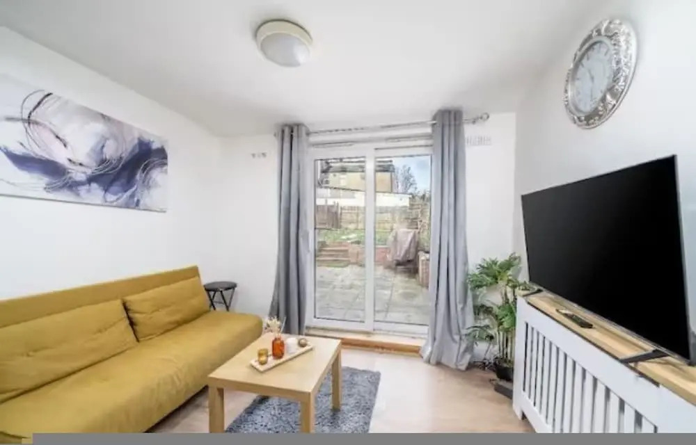 Cozy 2BR Family Apartment - London N22 Sleeps 6