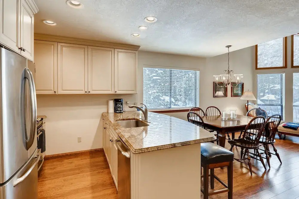 5040 Main Gore Pl Townhouse E-1 3 Bedrooms 3 Bathrooms Townhouse