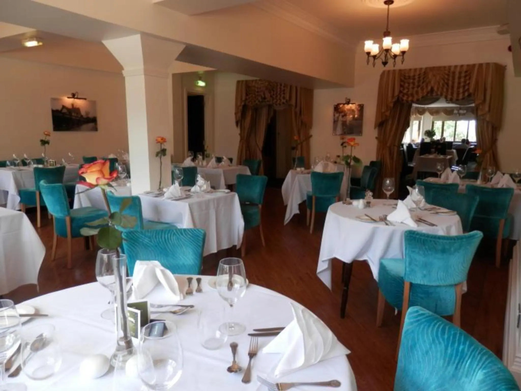 De Rougemont Manor Hotel & Suites