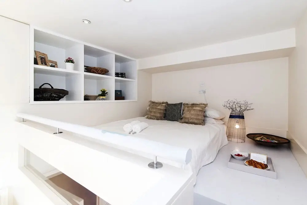 The Cromwell Terrace Loft - JH