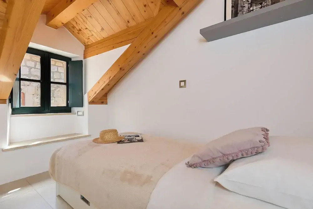 B18 Apartment
