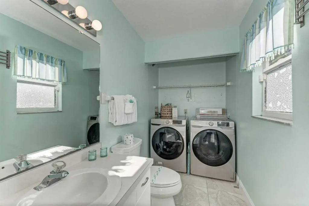 Island Serenity - 6250 Holmes #54