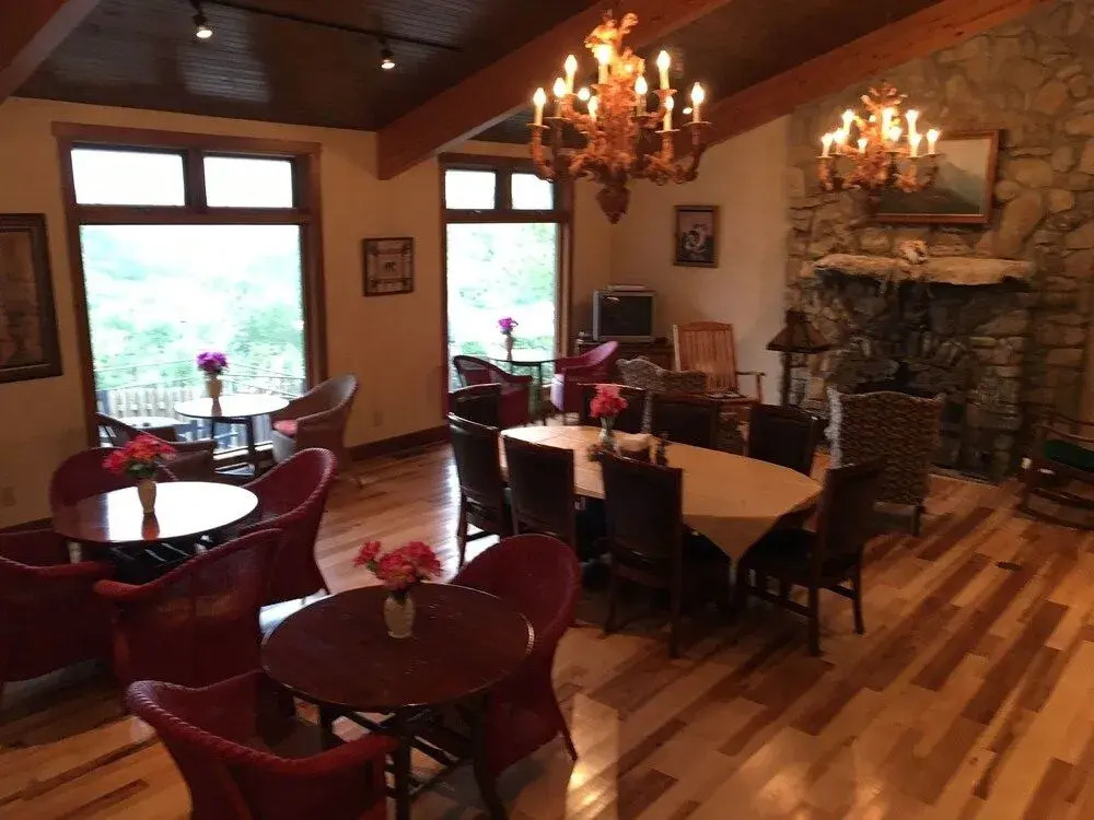 Country Mountain Inn