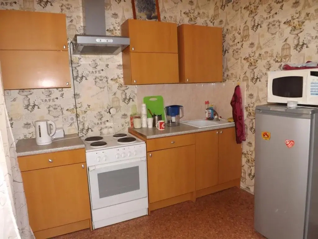 Na Bolshoy Akademicheskoy Apartment