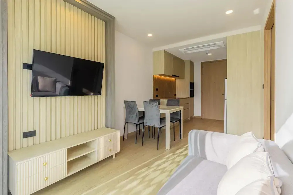 1BR Prime Spot Pool&Gym Near Beach C231