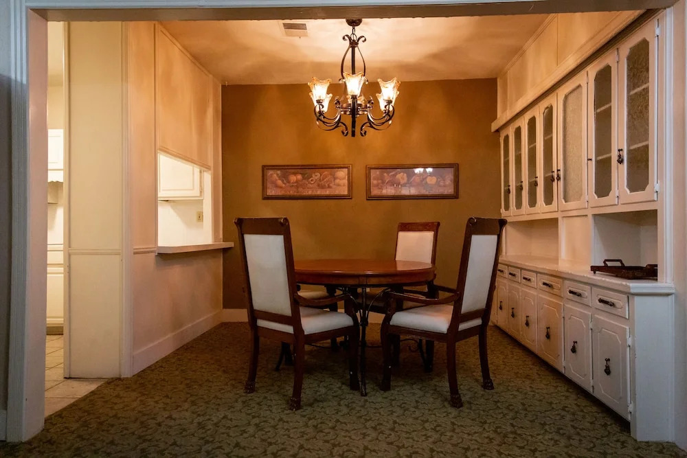 The Hotel Paisano
