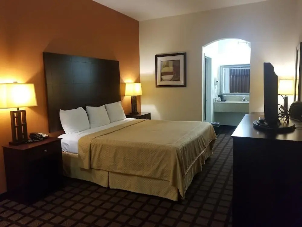 Executive Inn and Suites