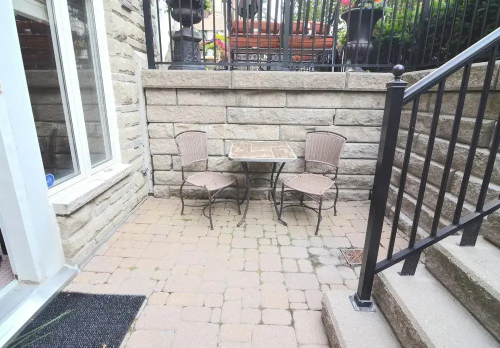 Toronto Escape - The Quartz Townhouse