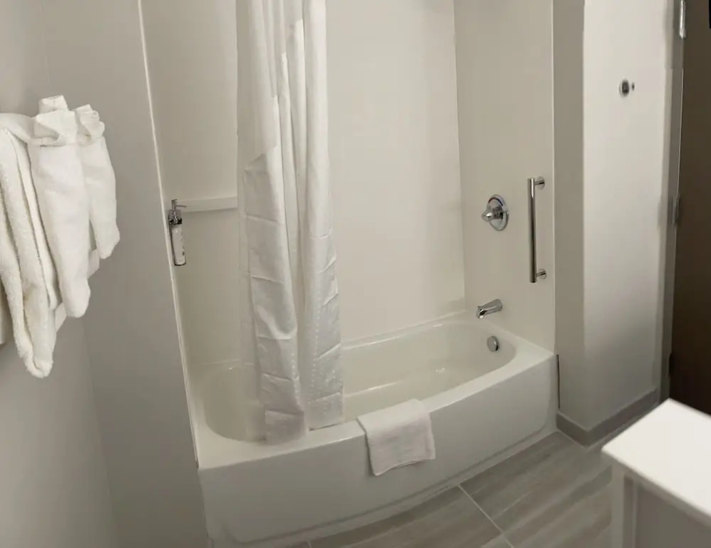 Holiday Inn Express & Suites Muskegon - Grand Haven by IHG
