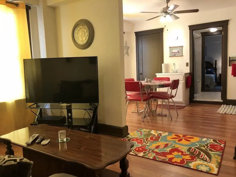 Trucountry Inn