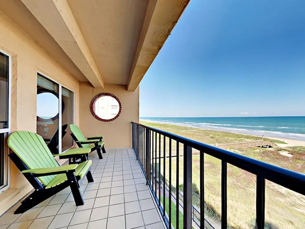 4400 Gulf Blvd Condo Unit 402