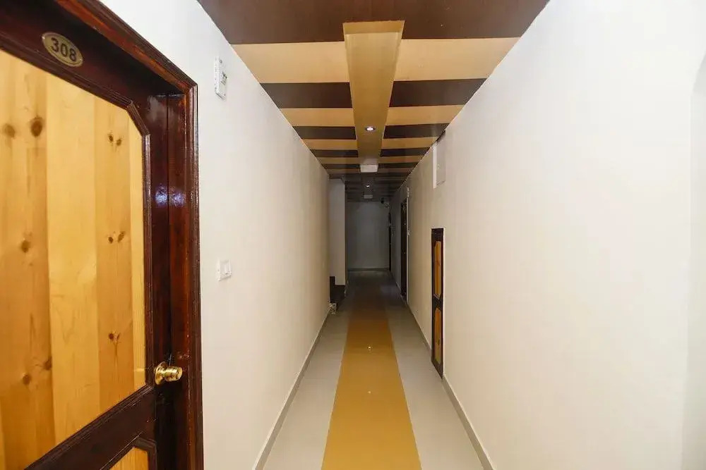 OYO 24006 Hotel Him Regency