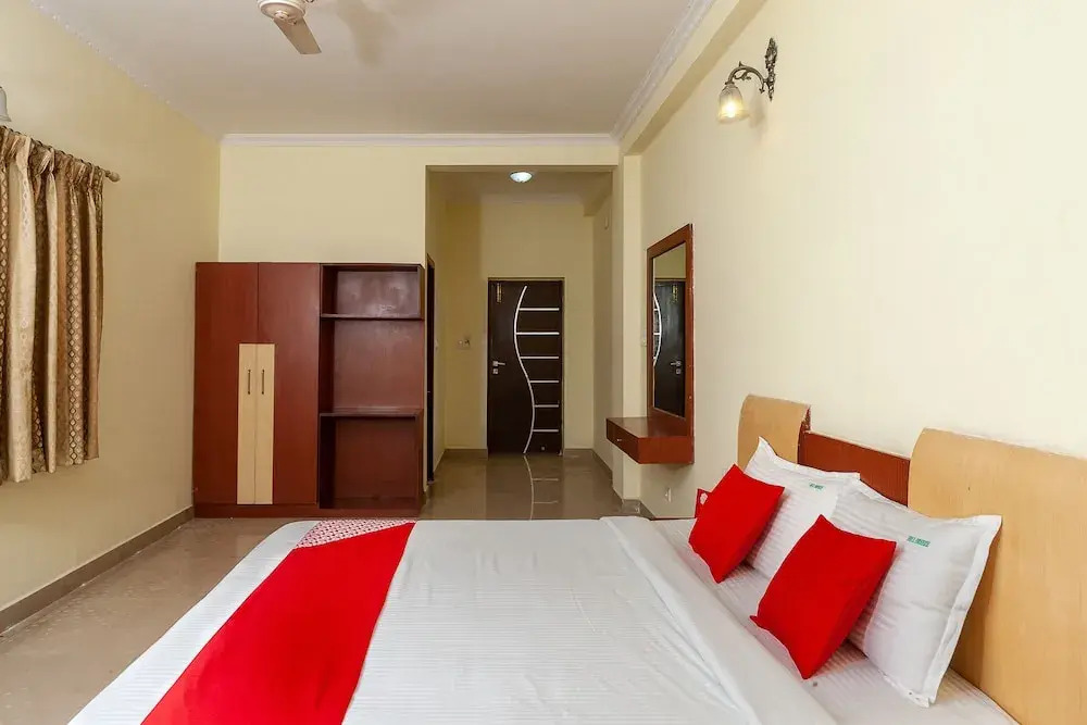OYO 27033 Hill Breeze