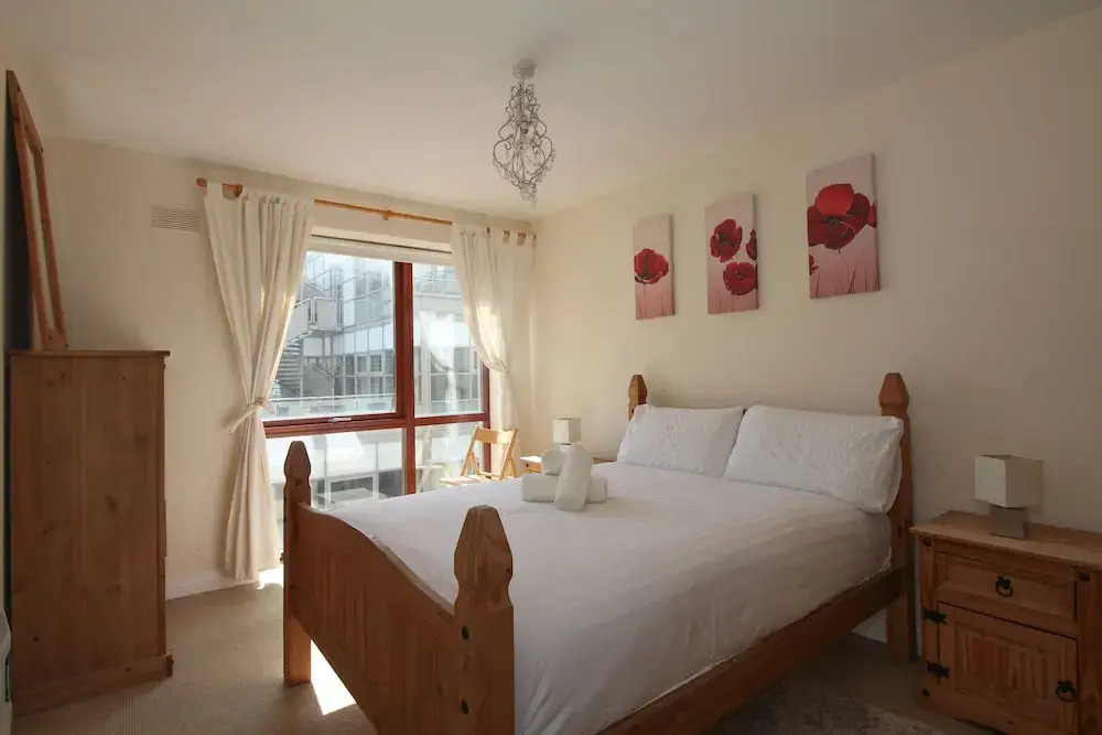 Point Village Modern Apartment