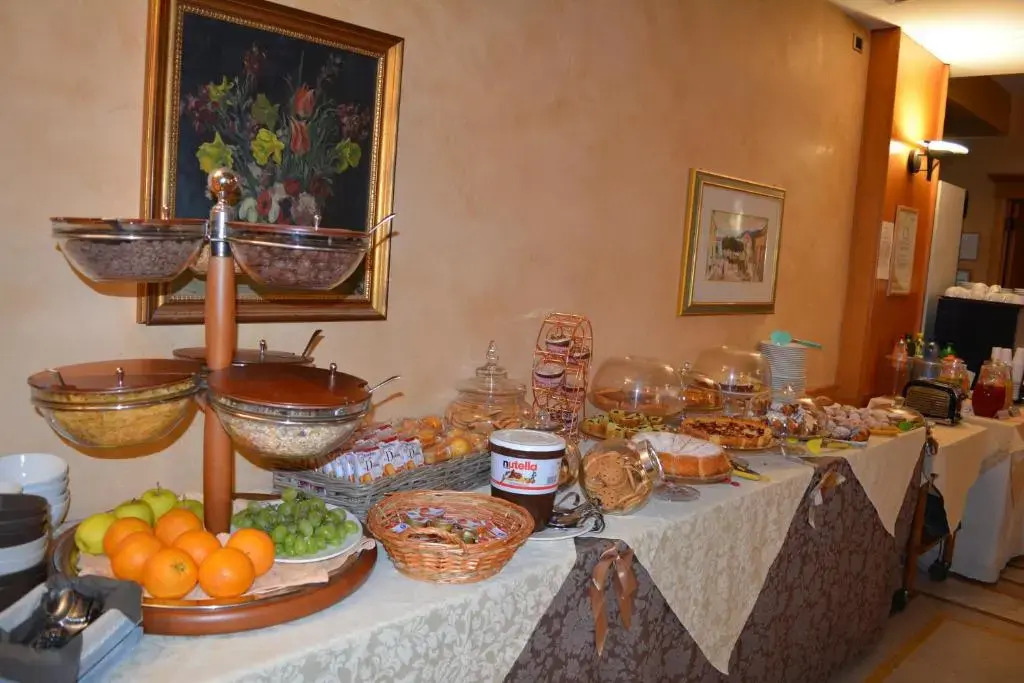 Hotel Lory & Ristorante Ferraro