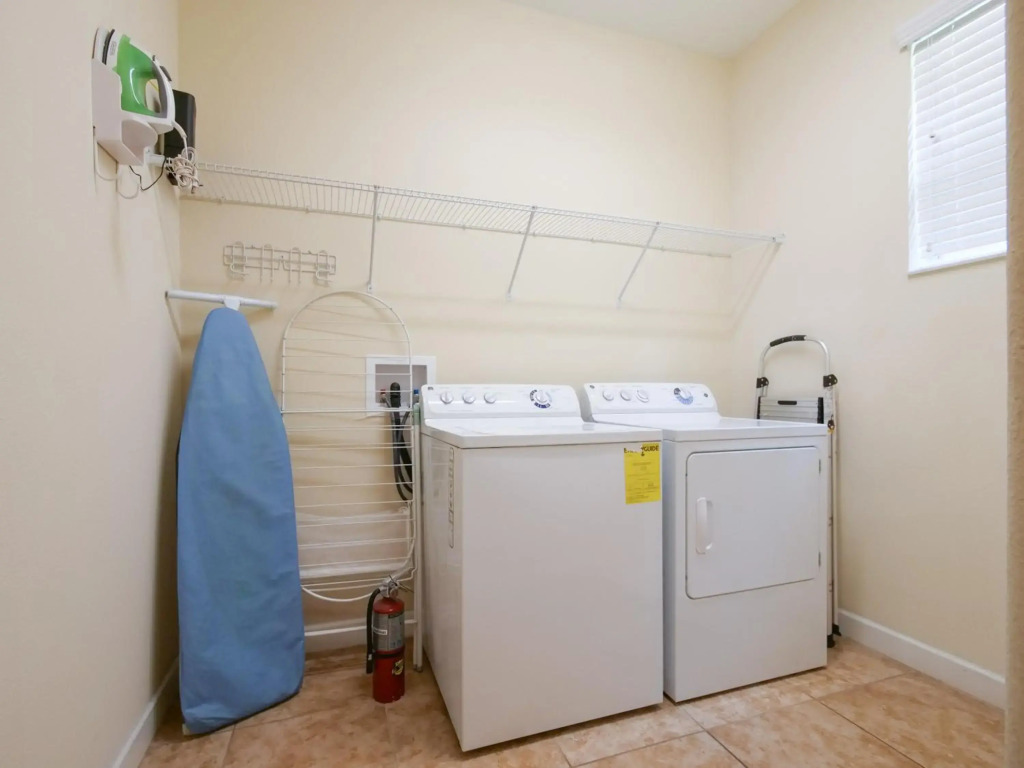 6Br 6Bath Pvt Home Pool 10min Disney 3282ft