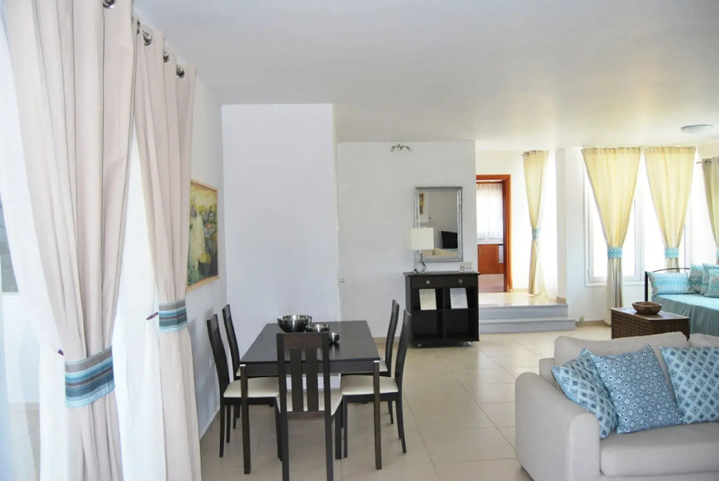 Chrysiida Suites