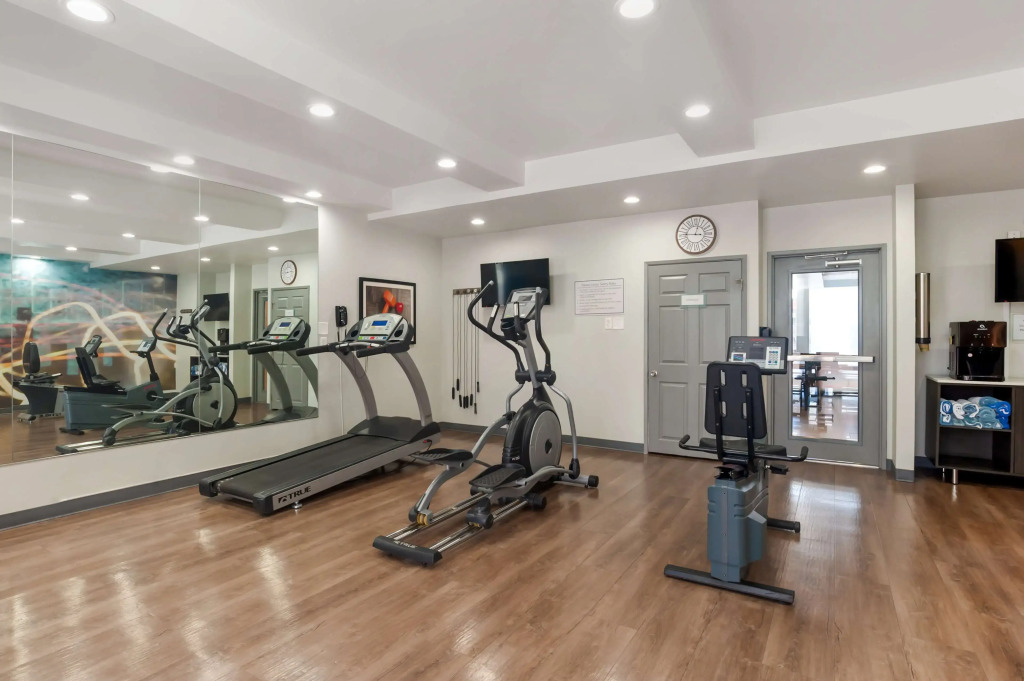 Best Western Plus Commerce Hotel