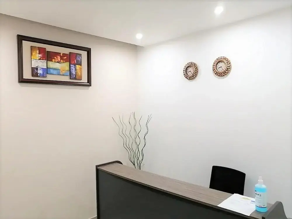 4040 Accomodation