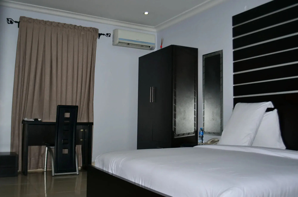 De Rigg Place - Alaka Estate, Surulere