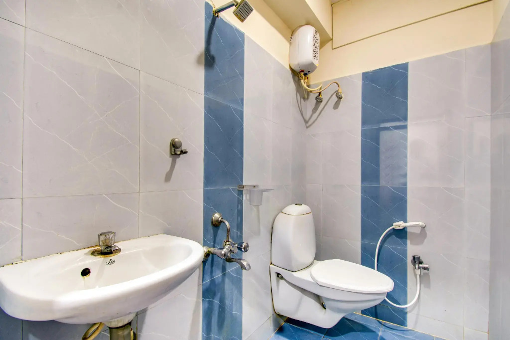 OYO 72156 Akshaya Inn