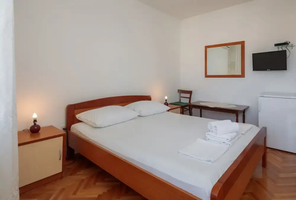 Apartments and rooms by the sea Duce, Omis - 18155
