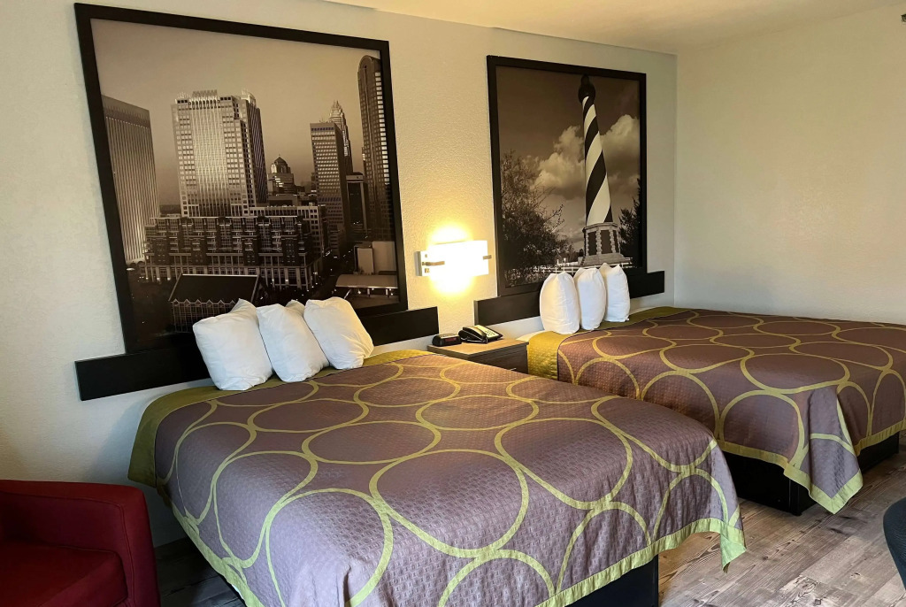 Super 8 by Wyndham Clemmons - Bermuda Run - Winston-Salem I-40