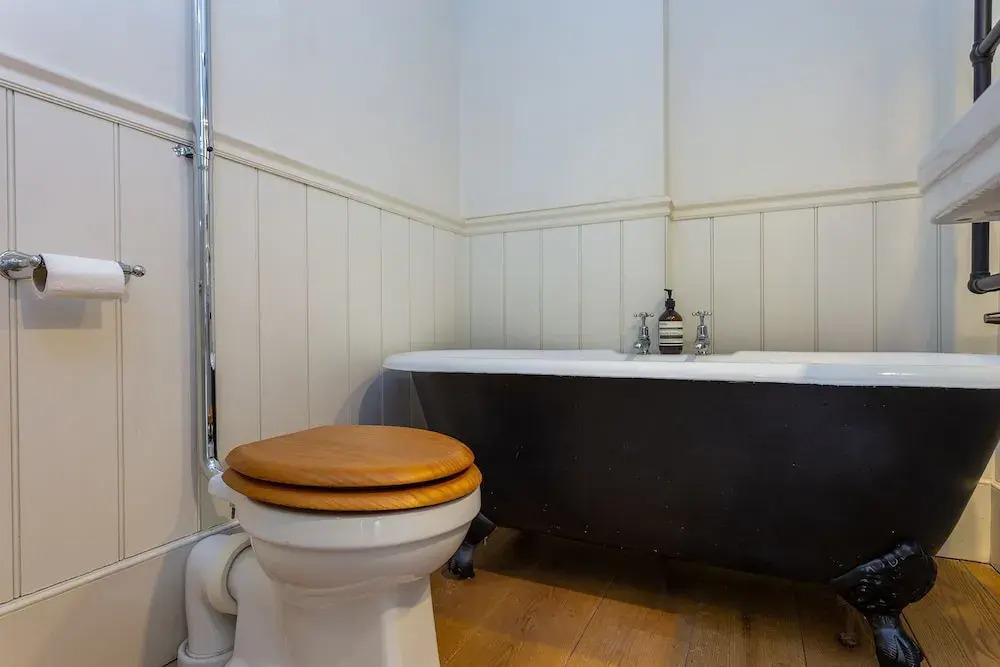 Two Bedroom House in Islington