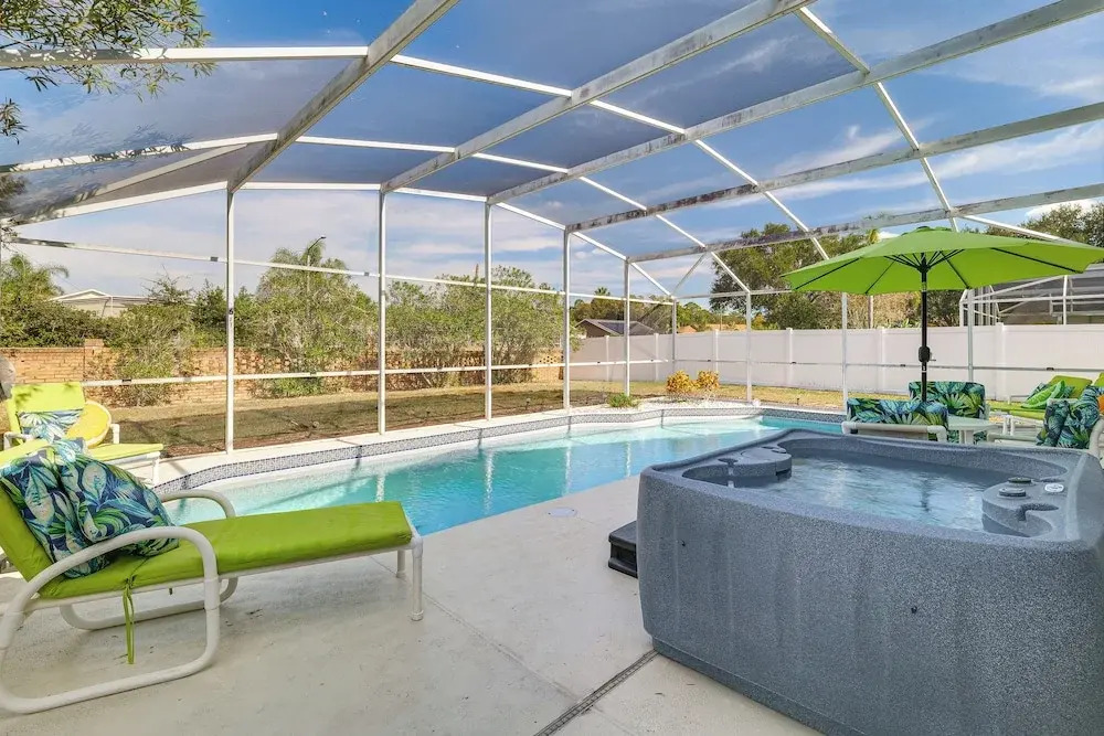 5 Mi to Disney! Family Getaway w/ Poolside Oasis