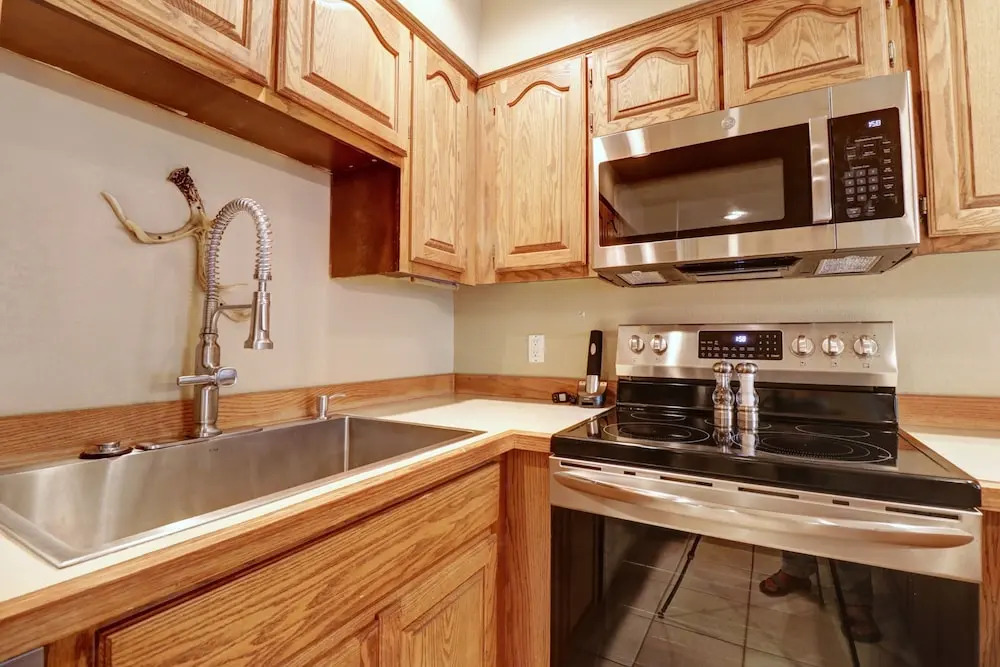 Sb102 Snowbridge 2br 2ba 3 Bedroom Condo by RedAwning