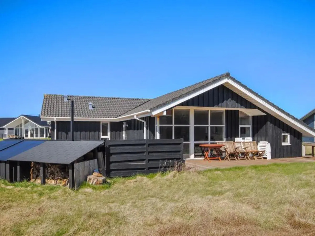 "Urs" - 500m from the sea in NW Jutland