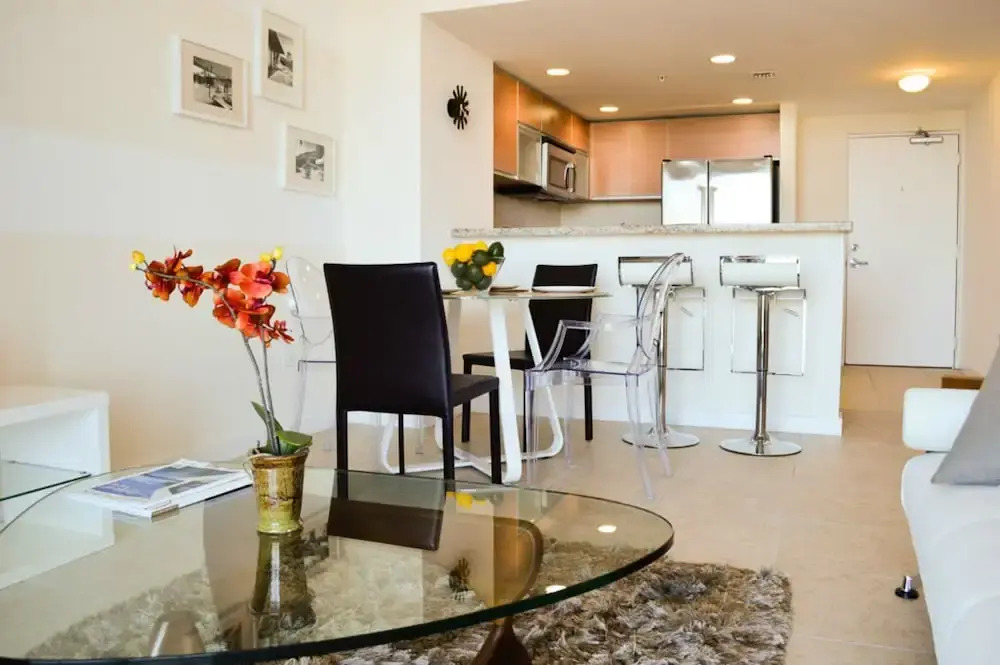LYX Suites by the Miami River