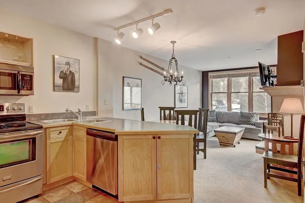 8186 Silver Mill 1 Bedroom 1 Bathroom Condo