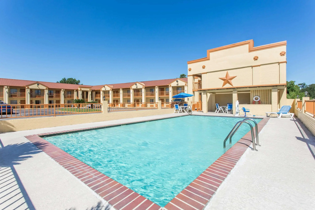 Days Inn by Wyndham Orange