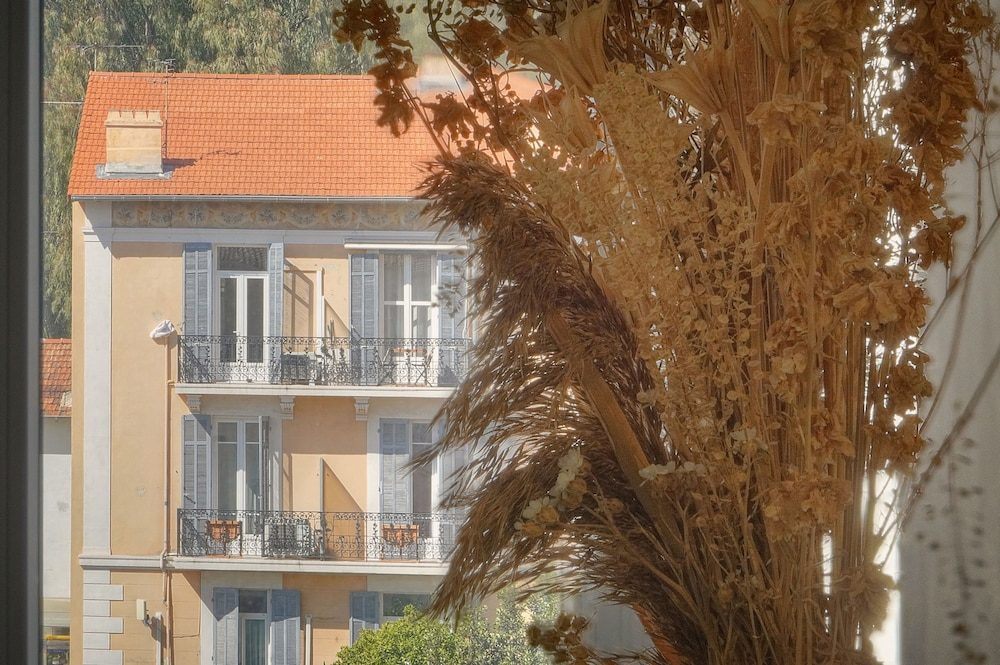 Studio Fonctionnel et Confortable A0b204