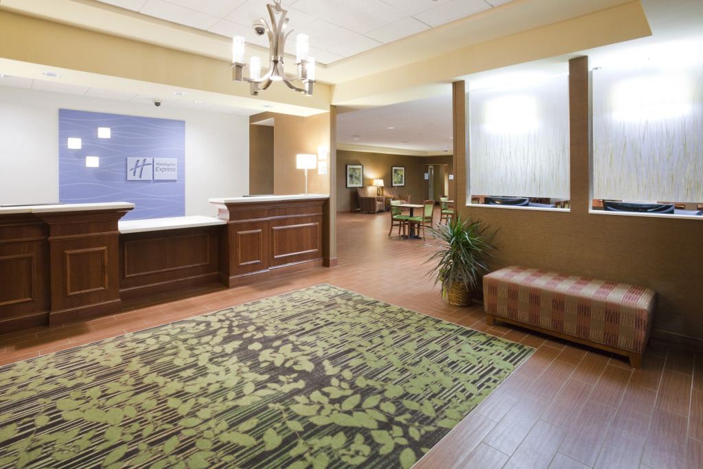 Holiday Inn Express & Suites Willmar by IHG