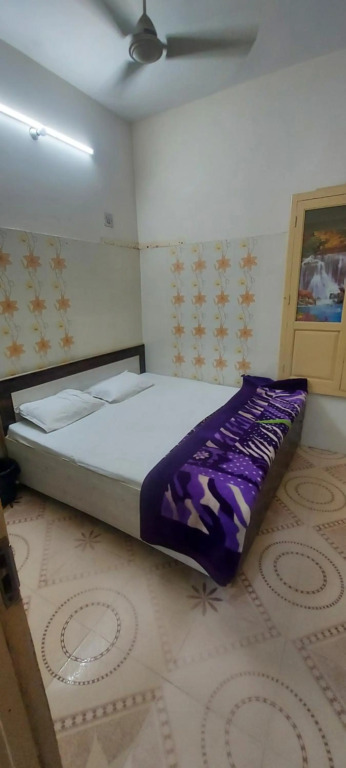 MJ Chawla Homestay double bed attached bathroom room