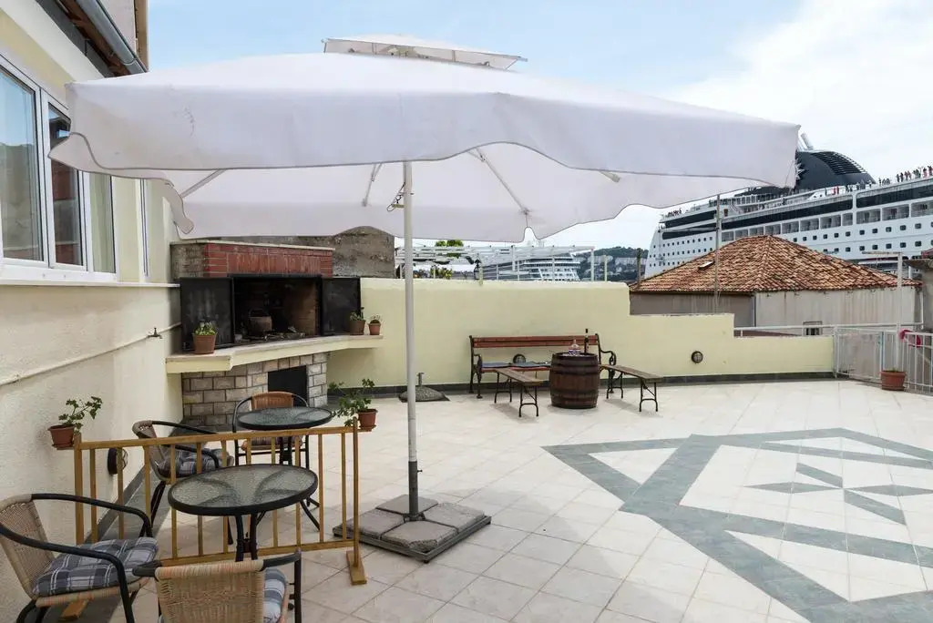 Apartment Burin
