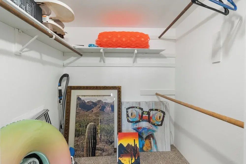 < 1 Mi to Fashion Square: Condo w/ Community Perks