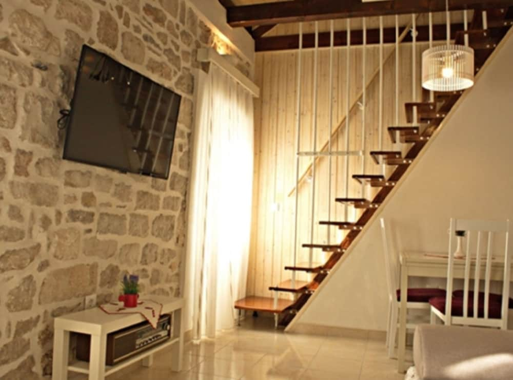 Menego Lodge Bol