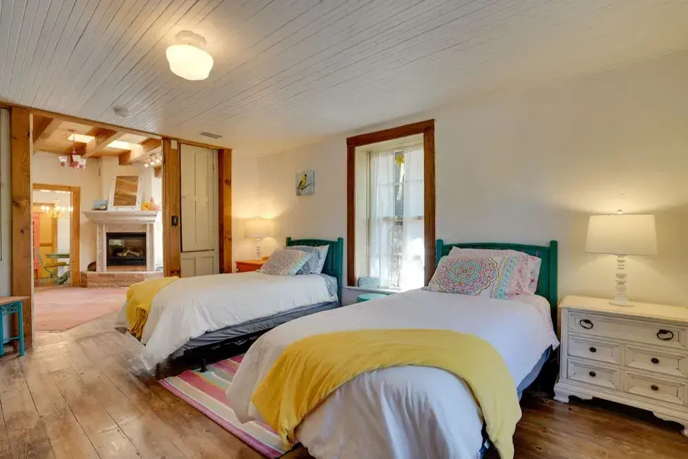 Patagonia Cottage w/ Patio & Yard: Walk to Town