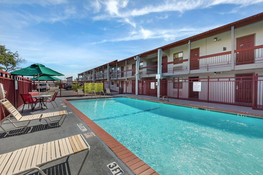 Red Roof Inn North Dallas - Park Central