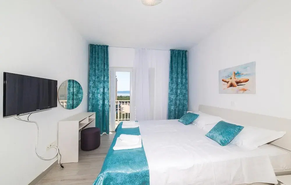 Awesome Home in Kastel Stafilic With Sauna, Wifi and 5 Bedrooms