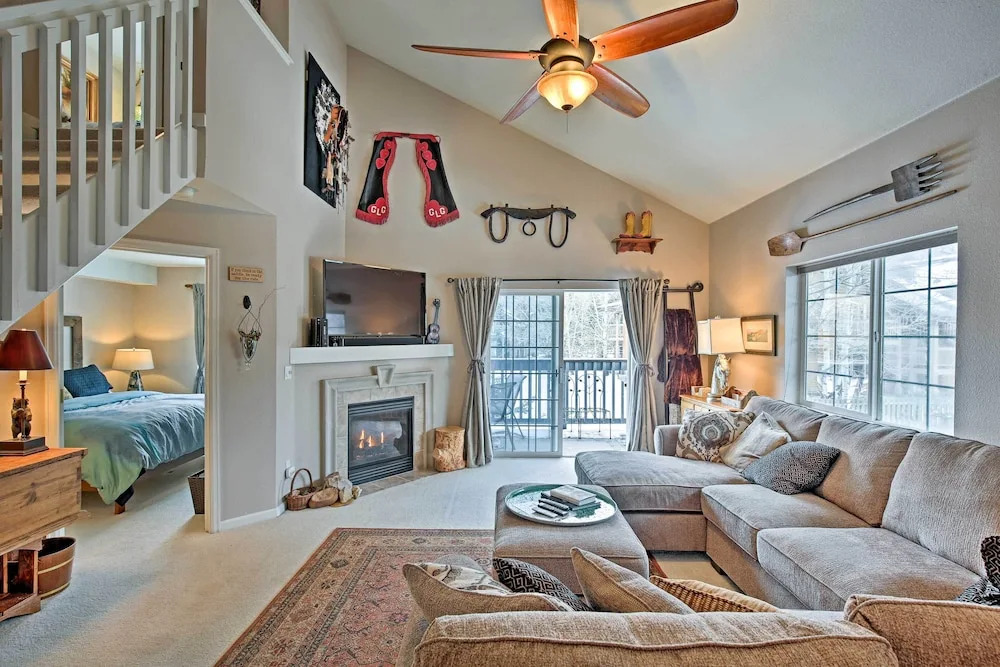 Steamboat Springs Condo w/ Hot Tub & Ski Bus!