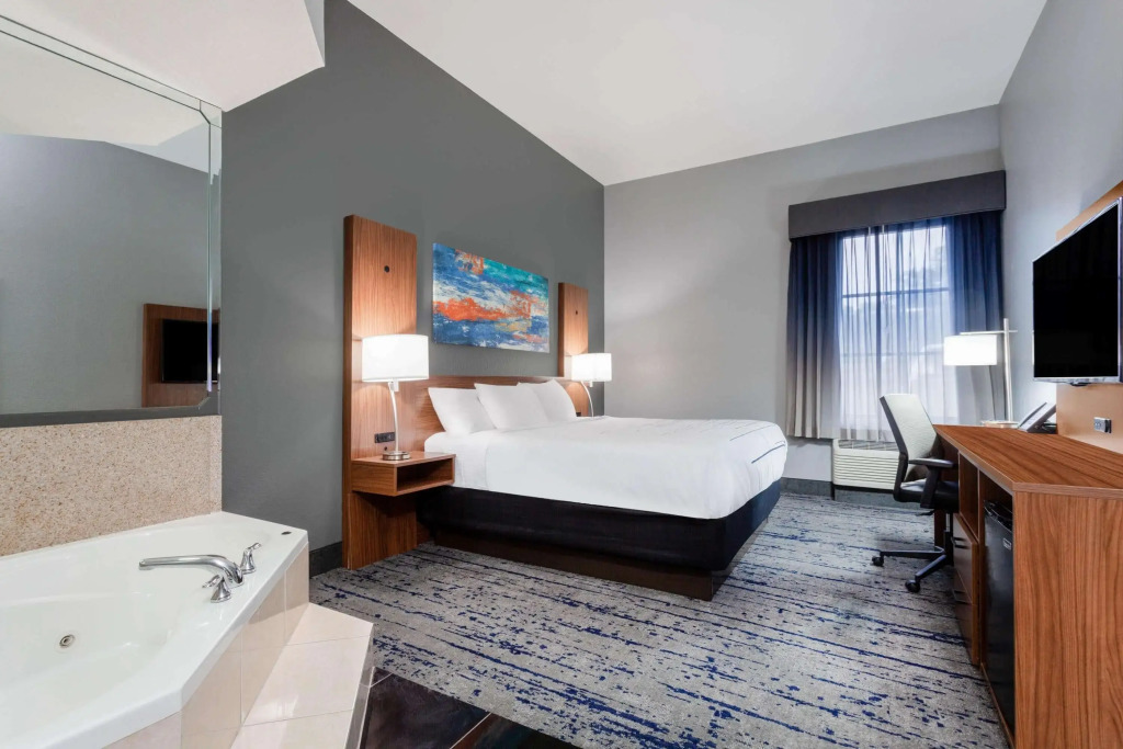 Sleep Inn & Suites St Petersburg Gateway
