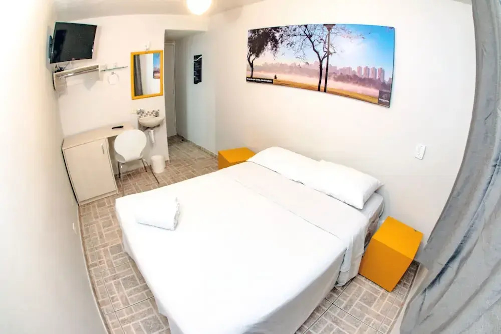 Esquina Batel - Hotel Econômico