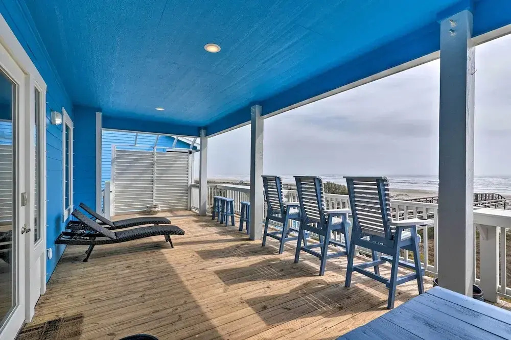 Private Beach + Oceanfront Balcony: Freeport Home