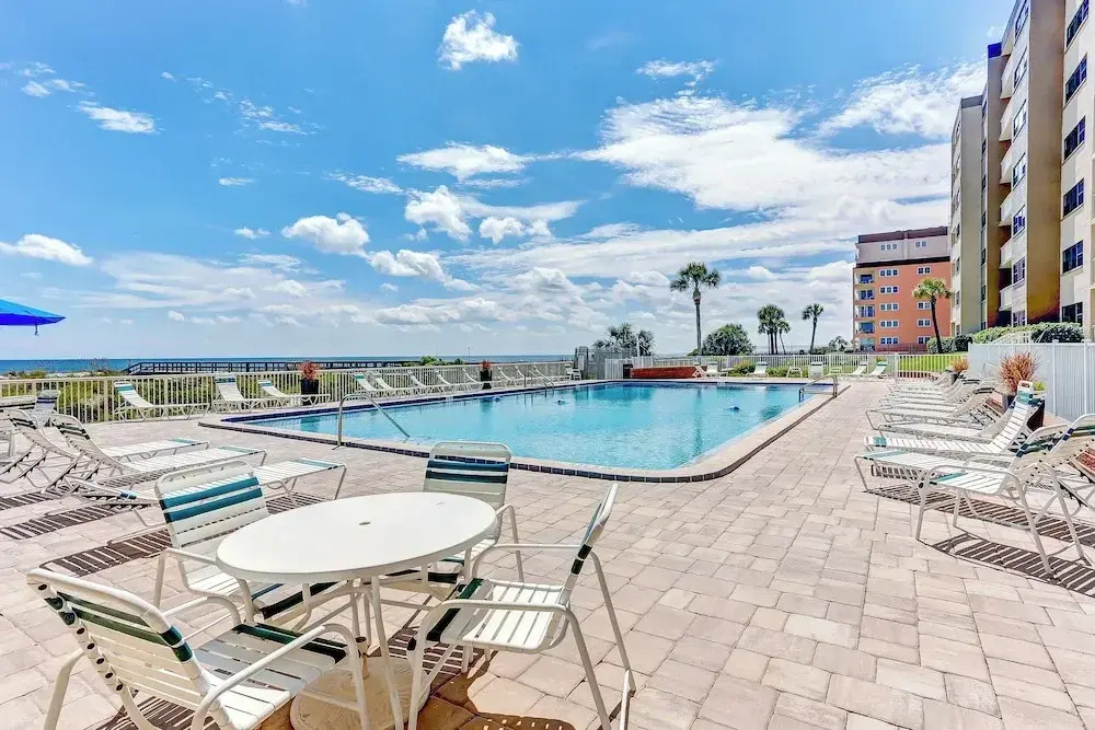 7th Floor, Corner Property on the top Floor With Easy Beach Access Exclusive Fishing Pier