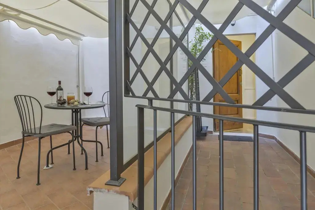 Rosselli Halldis Apartments