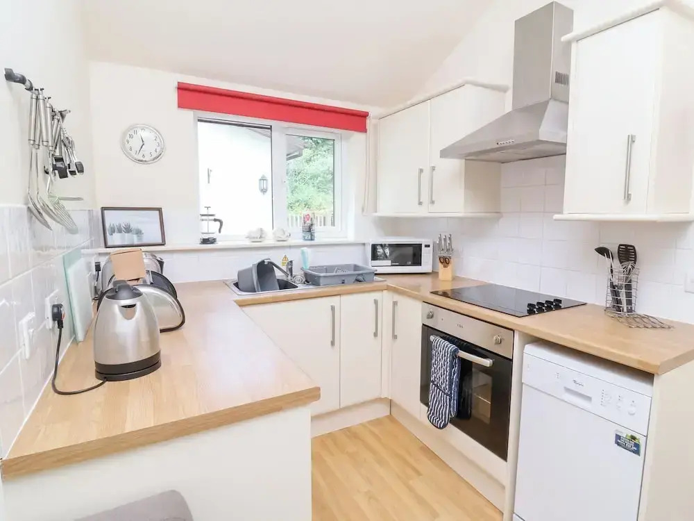 8 Manleigh Park